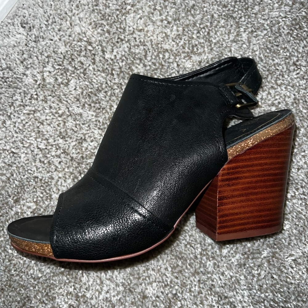 LUCKY BRAND new sling back peep toe heels